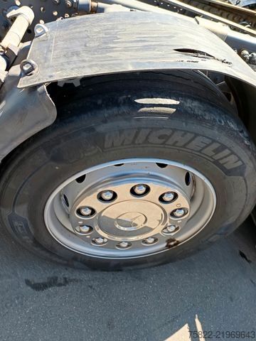 Camión con caja móvil MERCEDES-BENZ Actros 2542 / Volumen / German / wenig KM
