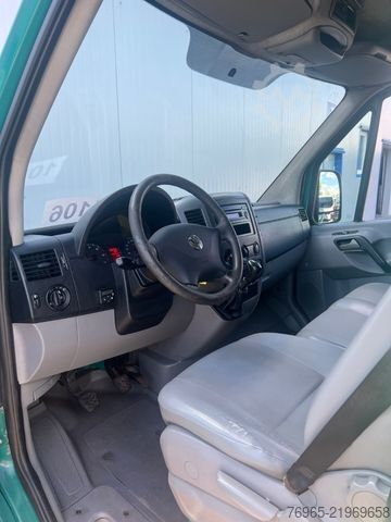 Vans ar augstu jumtu VOLKSWAGEN Crafter 2,5 TDI 35 L2H2 Hochdach WEBASTO AHK EU4