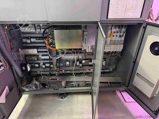 Centru universal de prelucrare Deckel Maho DMU 60 T