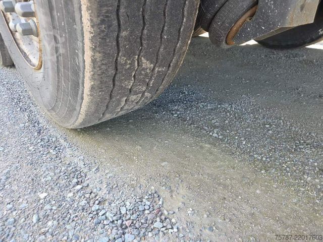 Semiremorcă basculantă WIELTON 50 cbm Getreidemulde, Pendelklappe,Kornschieber