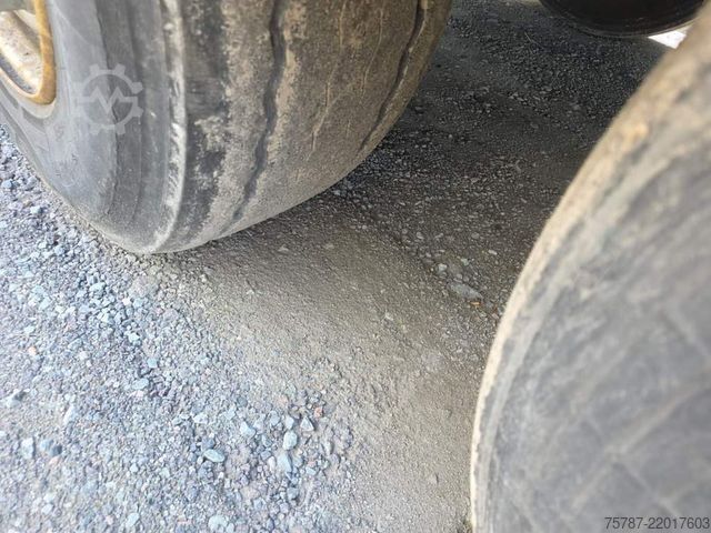 Semiremorcă basculantă WIELTON 50 cbm Getreidemulde, Pendelklappe,Kornschieber