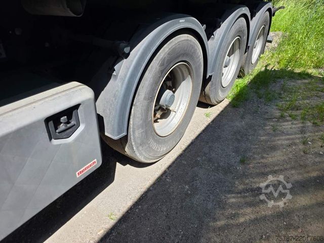 Semiremorcă basculantă REISCH 48 cbm Getreidekipper, Kornschieber, Lift