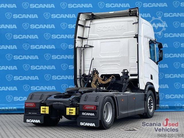 Kamion za prevoz opasnih materija Scania R 460 A4x2NB RETARDER P-AIRCO SUPER PTO FULL AIR