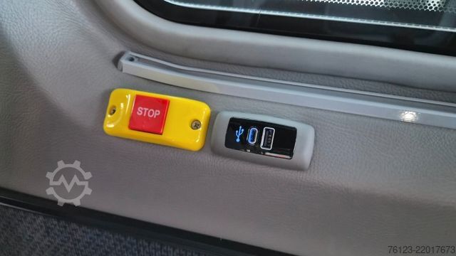 Minibus MERCEDES-BENZ Sprinter 515 Heckniederflur 2 x vorhanden