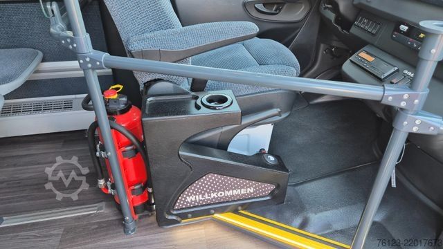 Minibus MERCEDES-BENZ Sprinter 515 Heckniederflur 2 x vorhanden