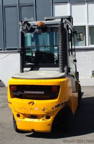 Dizelski viličari Jungheinrich DFG425 5.5m/ 610mh/ 4v