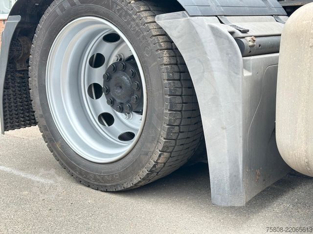 Prostorninska vlačilna enota MERCEDES-BENZ Actros 1845 X-LOW Retarder 2Tanks ACC