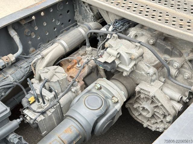 Prostorninska vlačilna enota MERCEDES-BENZ Actros 1845 X-LOW Retarder 2Tanks ACC