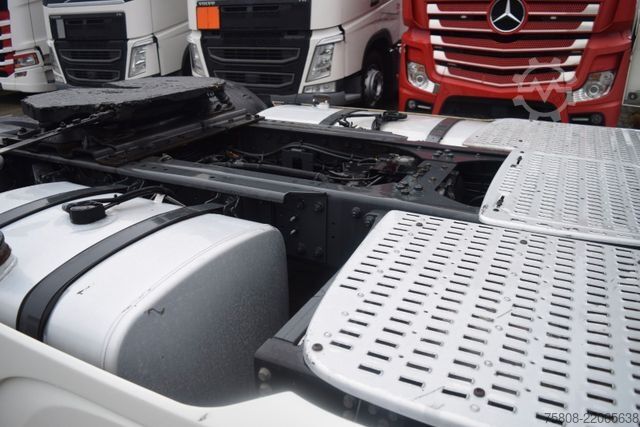 Standardni tegljač DAF XF460 SSC 2Tanks Standklima ACC LDWS