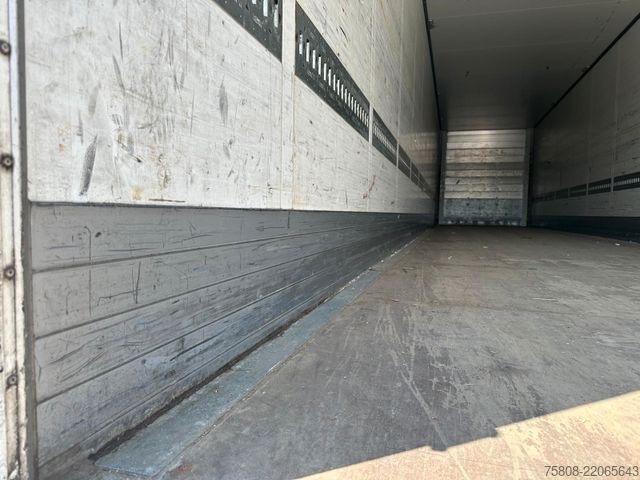 Sandučara poluprikolica SCHMITZ CARGOBULL SKO 24 / 13,62 FP25 Iso Alufelgen Lift