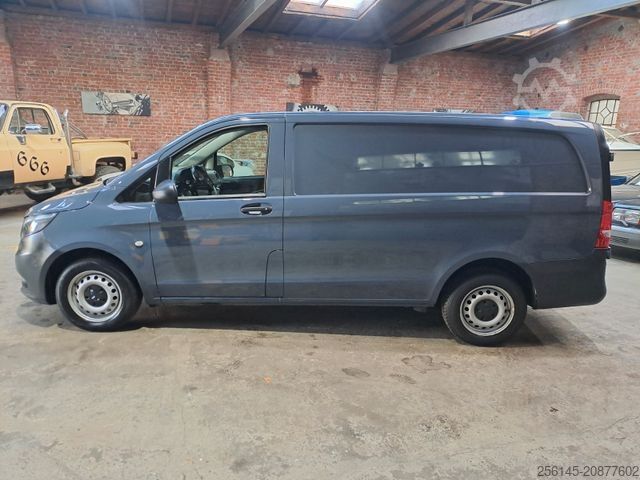 Minibus MERCEDES-BENZ Vito Kasten 110  Kamera Tempom. Klima Tüv neu E6