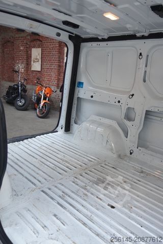 Minibús RENAULT Trafic Kasten L1H1 Tüv Neu 1Hand Klima Tempomat