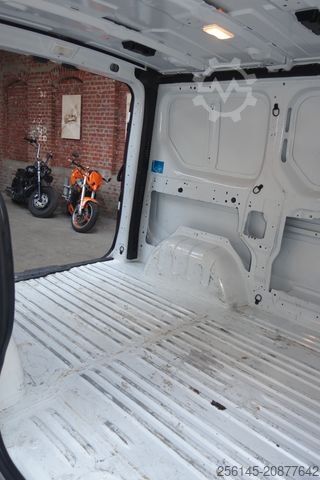 Furgon blaszak RENAULT Trafic Kasten L1H1 Tüv Neu 1Hand Klima Tempomat