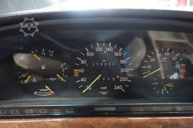 Fourgon MERCEDES-BENZ SEL 500 W126 Schiebdach Leder Langversion TüvNeu