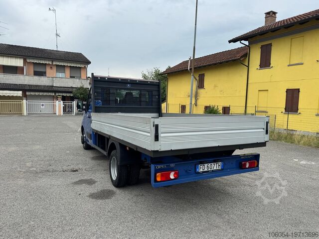 Furgonetă cu cutie lungă Opel Movano