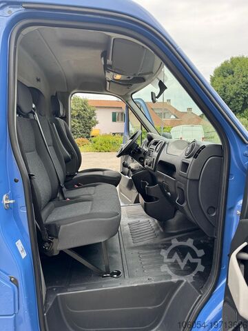 Furgonetă cu cutie lungă Opel Movano