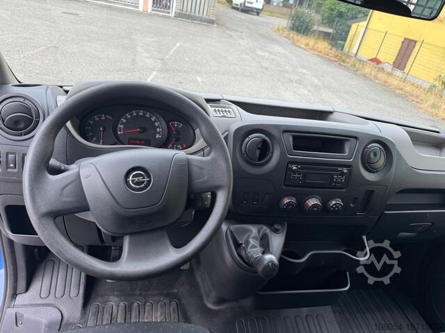 Furgonetă cu cutie lungă Opel Movano