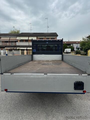 Stacionārais kravas furgons Opel Movano