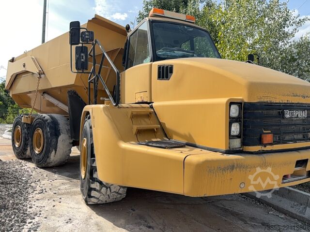 Camión volquete articulado Caterpillar 740