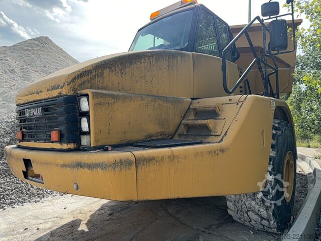 Camión volquete articulado Caterpillar 740