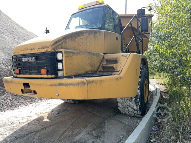 Camión volquete articulado Caterpillar 740