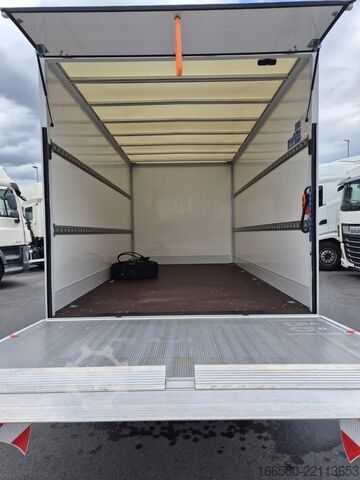 Camión caja Iveco Daily 35 S 16 H A8