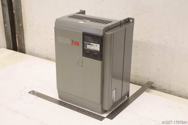 Convertisseur de fréquence 2,2 kW Mitsubishi Freqrol Z-120  FR-Z120-S2.2K