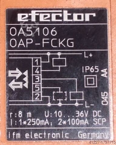Отражателна светлинна бариера IFM