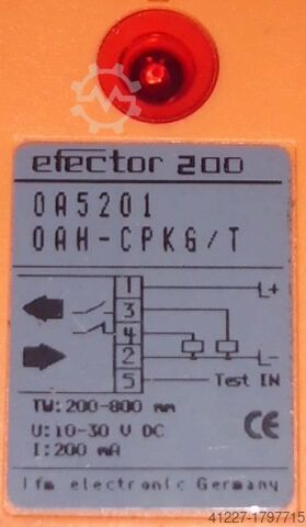 Отражателна светлинна бариера IFM