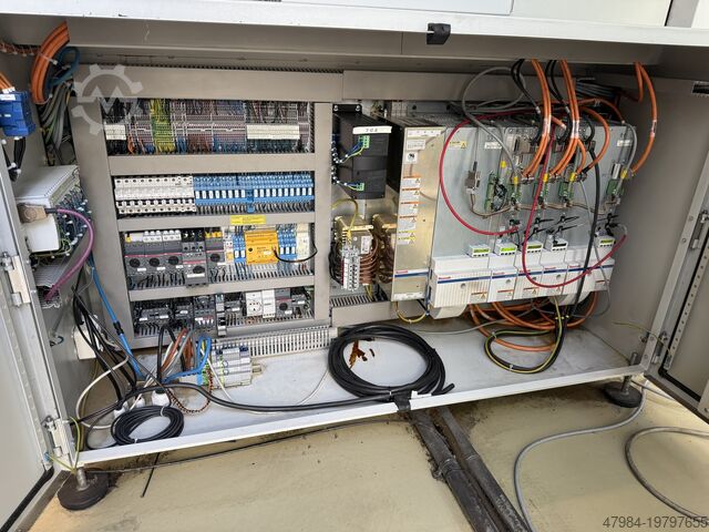ศูนย์เครื่องจักรกลแนวตั้ง OPS INGERSOLL 650 HSC