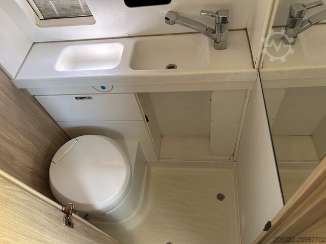 Xe caravan/xe cắm trại Fiat Weinsberg Carabus 600 K | 4 Posti Letto | Completamente Attrezzato