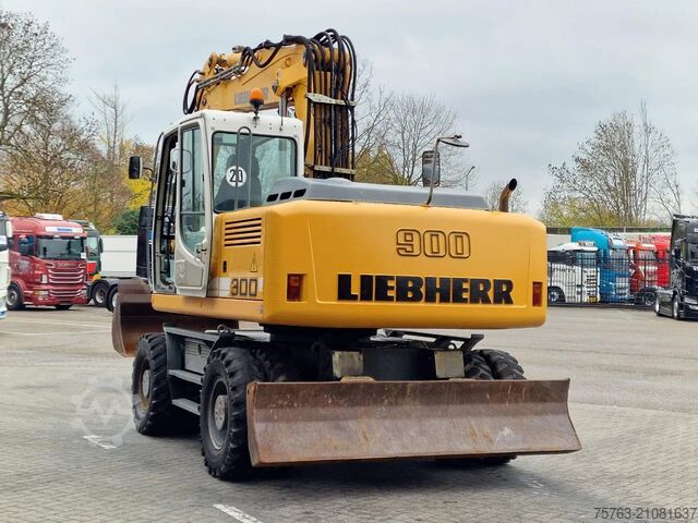 轮式挖掘机 Liebherr A900C - 95 KW - Central Greasing -