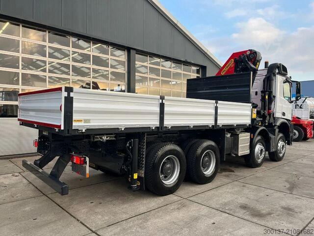 Ciężarówka z dźwigiem Mercedes-Benz Arocs 4140 K 8x4 Crane Truck