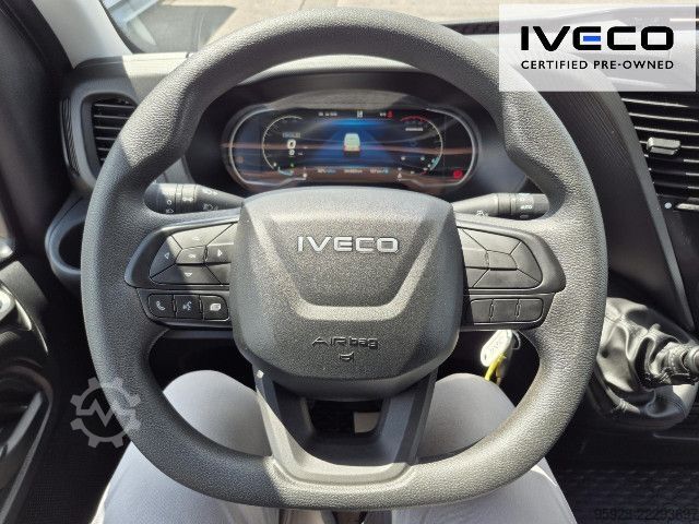 Slēgtais furgons IVECO 35S16 V