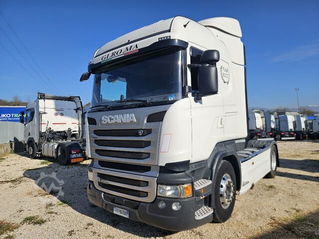 Standard tractor unit SCANIA R490 Streamline