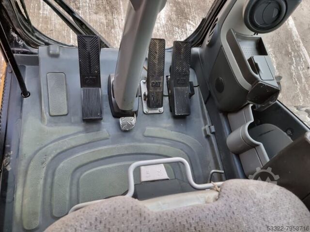 Мобильный экскаватор Caterpillar - всего 4000 часов! Caterpillar M313D