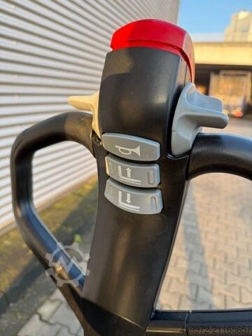 รถ stacker แบบเดินตาม Still EGV16