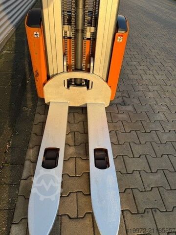 รถ stacker แบบเดินตาม Still EGV16