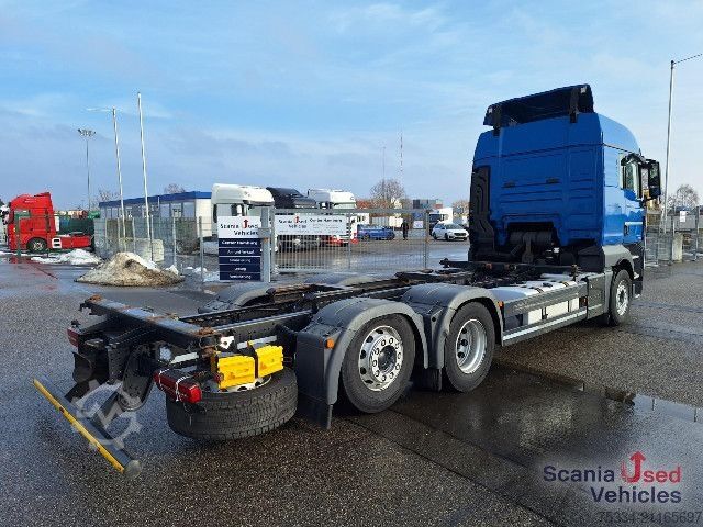 Camión con caja móvil MAN TGX 26.470LL