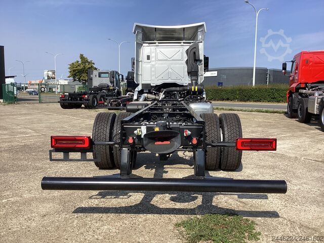 Camión con carrocería personalizada Ford Ford 4x2 Road 1833 Daycab