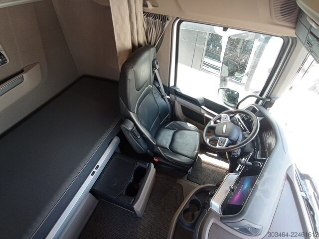 Staðlaður dráttarbíll DAF XG+ 530 euro 6e FULL PNEUM. & Full Opt.