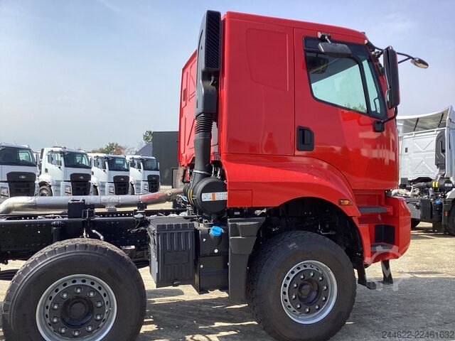 Chasis de camión Ford 8x4 Construction 4145D Low Roof Sleeper