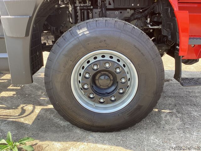 Chasis de camión Ford 8x4 Construction 4145D Low Roof Sleeper