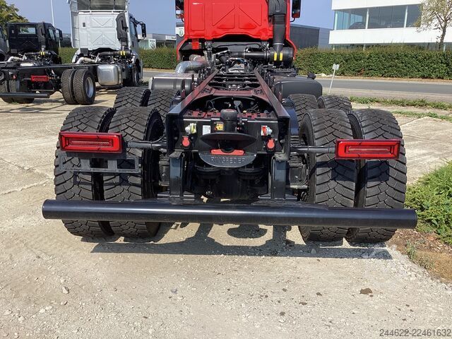 Chasis de camión Ford 8x4 Construction 4145D Low Roof Sleeper