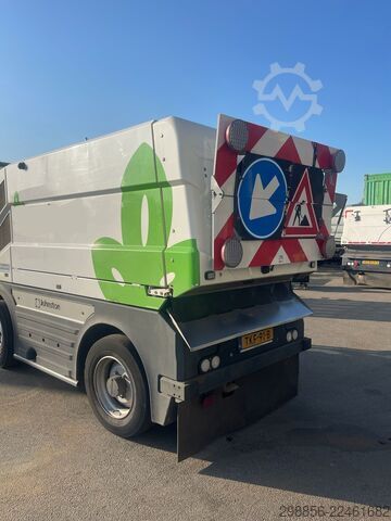 مكنسة طرق Johnston C401
