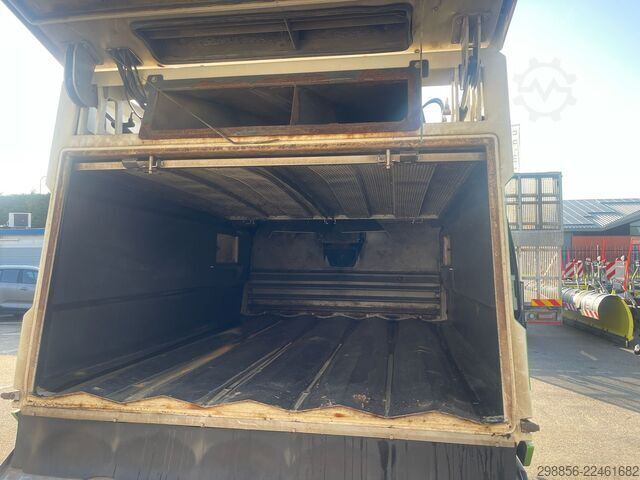 مكنسة طرق Johnston C401