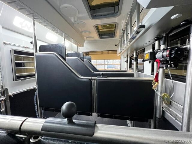 Kariloomade veok MERCEDES-BENZ 2651 STX 5 Pferde DOP. POP-OUT+POP-UP  EXKLUSIVE