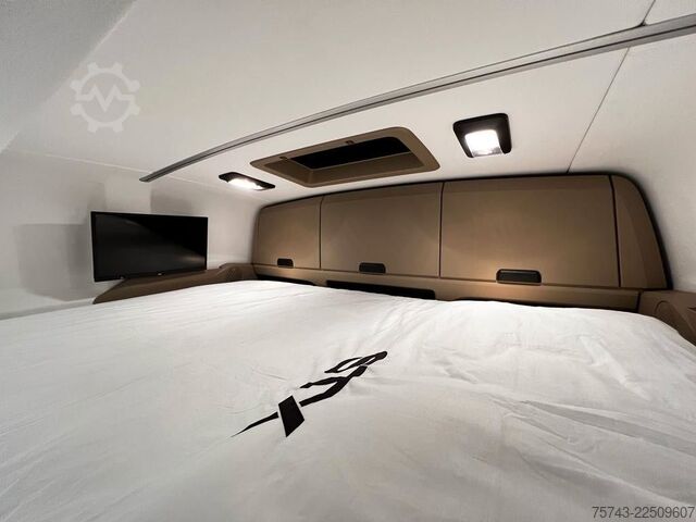 Kariloomade veok MERCEDES-BENZ 2651 STX 5 Pferde DOP. POP-OUT+POP-UP  EXKLUSIVE