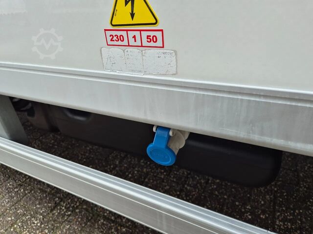 Kühlkoffer Iveco Daily 35C18 3.0D HiMatic/ Kuhlkoffer/ StBy 230V