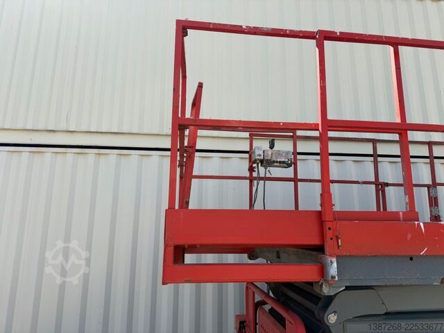 Platform kerja Skyjack SJ8841RT 4x4 Diesel / 14.3 Meter